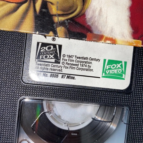 Miracle on 34th Street vintage VHS tape - Picture 4 of 4